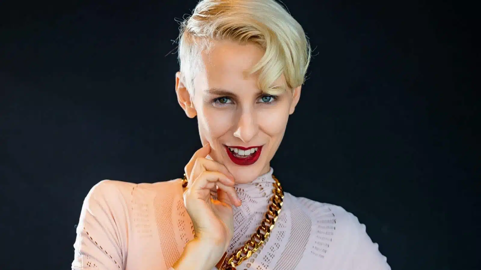 Lisa Eckhart: Ein Spiegel der Provokation