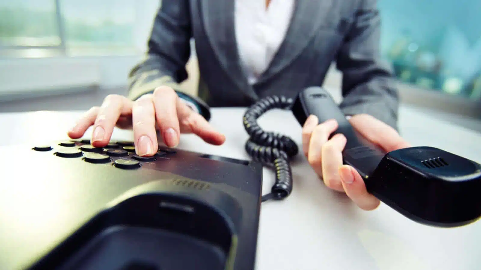 Grenzen überschreiten: Wie eine internationale Telefonnummer Ihr SaaS-Geschäft auf die nächste Stufe heben kann