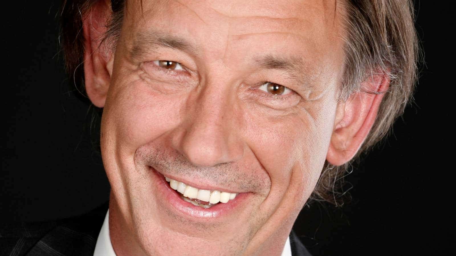 »Chefsache«: Peter Buchenau gibt Jubiläumsausgabe heraus