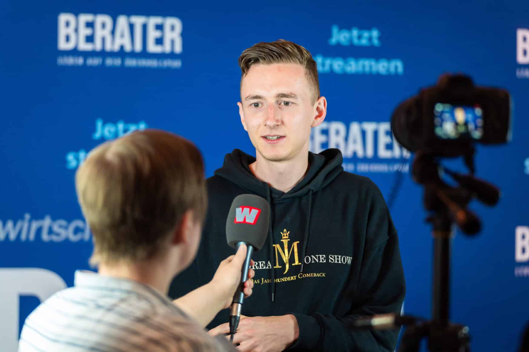 Julien Backhaus und Dr. Franz Hölzl auf der Berater Leben auf der Überholspur 3 Premiere