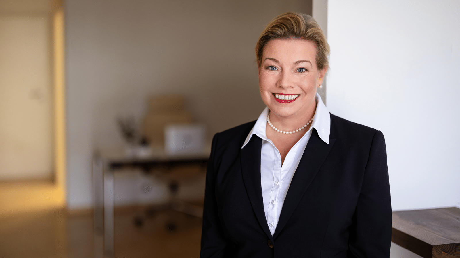 Beitragsbild: Birgitta Schmeißer im Porträt