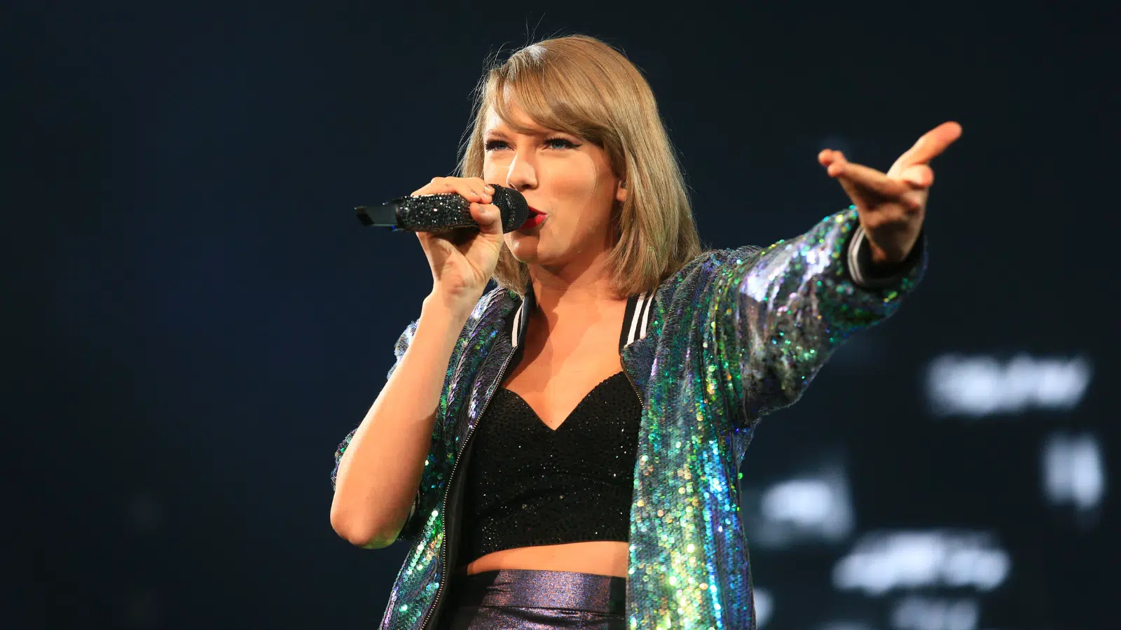 Taylor Swift bei einem Konzert