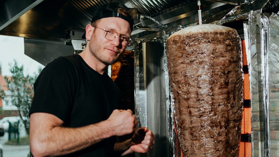 Ehrlich schmeckt am längsten – Wie Holle21614 den Döner revolutionieren will