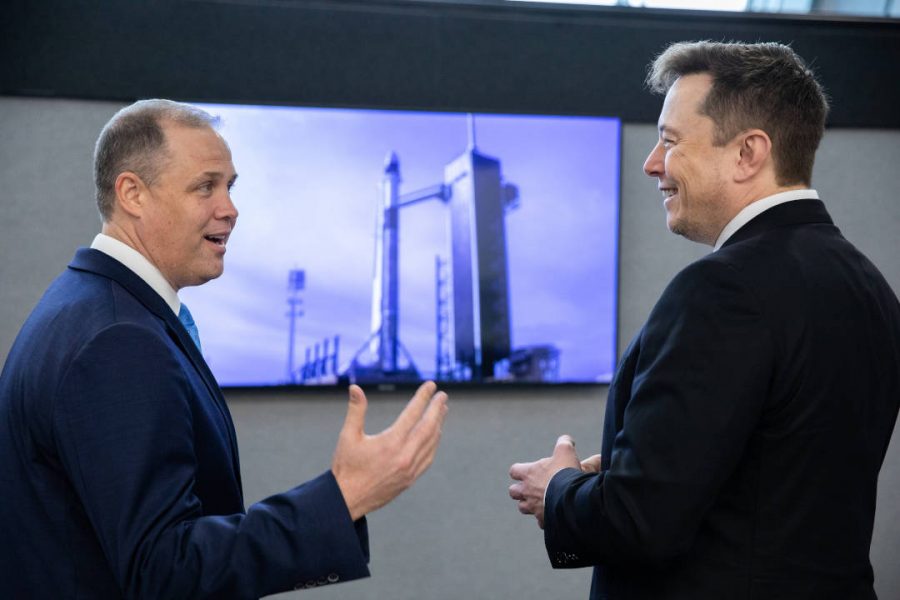 NASA Administrator Jim Bridenstine, left, and SpaceX Chief Engineer Elon Musk converse inside Firing Room 4 in Kennedy Space Center s Launch Control Center while awaiting the liftoff of a SpaceX Falcon 9 rocket and Crew Dragon spacecraft on the uncrewed In-Flight Abort Test, January 19, 2020. The test demonstrated the spacecraft s escape capabilities in preparation for crewed flights to the International Space Station as part of the agency s Commercial Crew Program. NASA PUBLICATIONxINxGERxSUIxAUTxHUNxONLY WAX2020012213 KIMxSHIFLETT